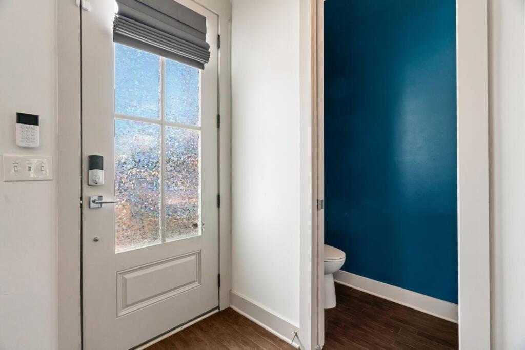 King Bed, Balcony, Covered Patio & Firepit! 8 Minutes From Broadway Nashville Dış mekan fotoğraf